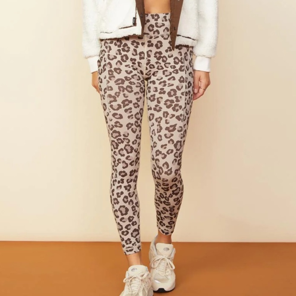 NWT Monrow Leopard Movement Leggings